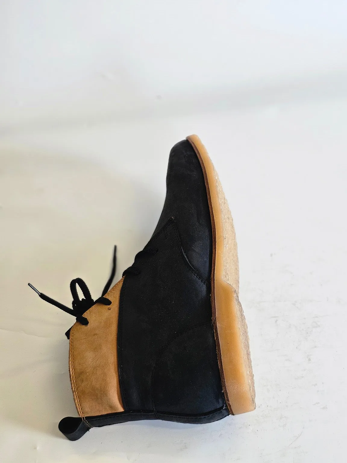 Benette Chukka Two-tone