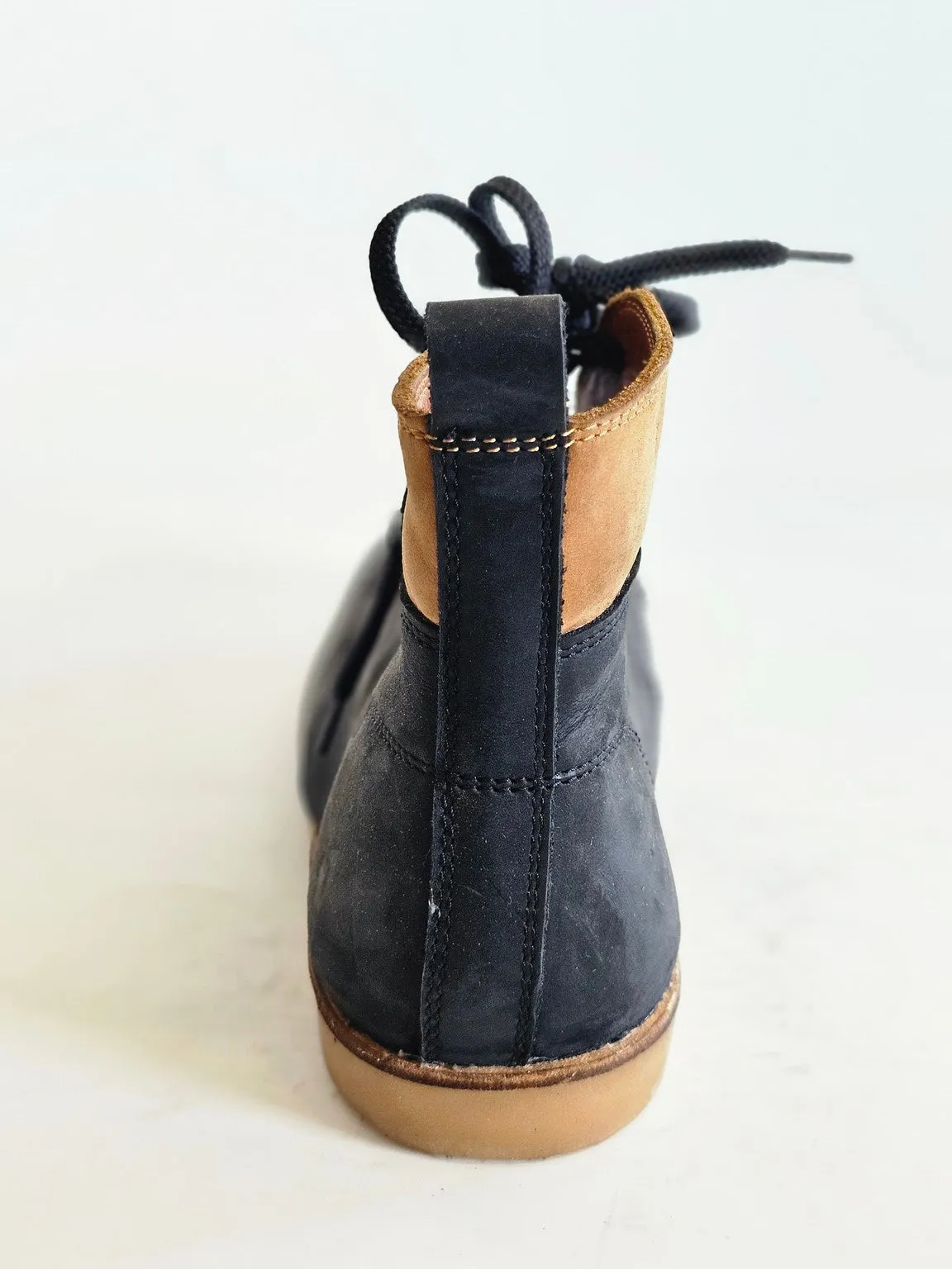 Benette Chukka Two-tone