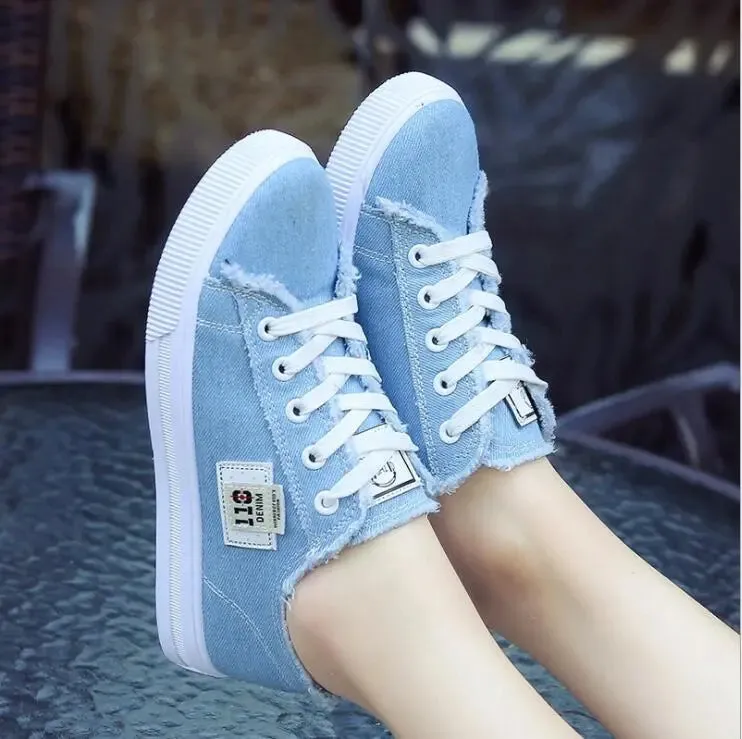 Canvas Low-Top Thick Sole Classic Vintage Style Sneakers